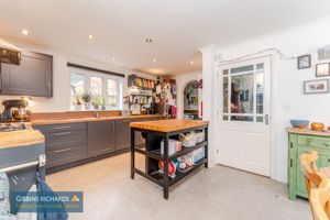 Kitchen- click for photo gallery